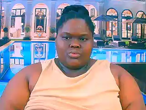 Snapshot of EbonyHotBuns chatting on 12/14/25, 07:58 EbonyHotBuns online show from 12/14/25, 07:58