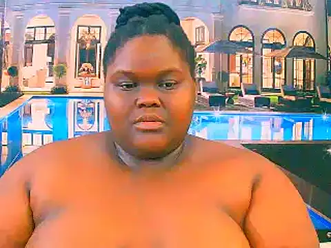 Snapshot of EbonyHotBuns chatting on 12/14/25, 08:02 EbonyHotBuns online show from 12/14/25, 08:02