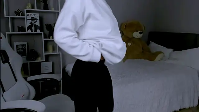 MichelleOrtis online show from 04/20/26, 02:36