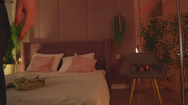 Snapshot of Smiley_Mia chatting on 11/12/25, 05:08 Smiley Mia online show from 11/12/25, 05:08