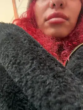 Snapshot of AlyssaHottv_ chatting on 02/13/25, 05:54 AlyssaHottv online show from 02/13/25, 05:54