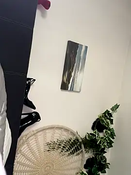 Snapshot of AlyssaHottv_ chatting on 10/02/25, 07:48 AlyssaHottv online show from 10/02/25, 07:48