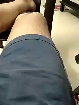 Snapshot of Happyman300 chatting on 12/01/24, 07:47 Happyman300 online show from 12/01/24, 07:47