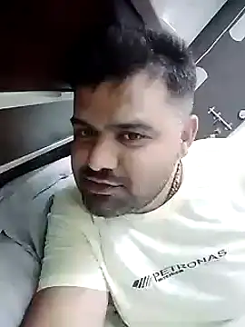 Snapshot of Happyman300 chatting on 09/28/25, 08:47 Happyman300 online show from 09/28/25, 08:47