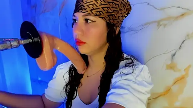 hade cute online show from 04/08/26, 04:40