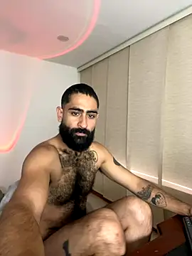 Snapshot of Drogamma chatting on 10/17/25, 11:24 Drogamma online show from 10/17/25, 11:24