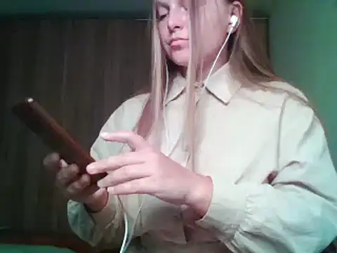 Evasapples online show from 09/08/25, 06:07