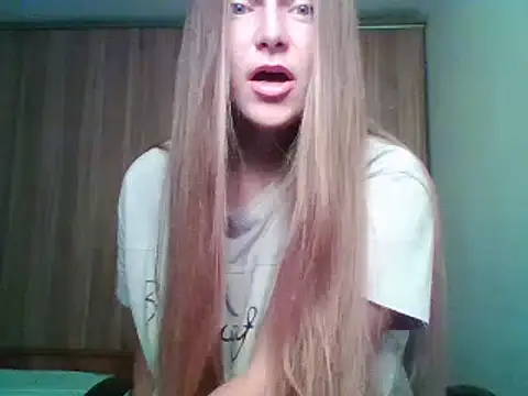 Evasapples online show from 10/02/25, 04:25