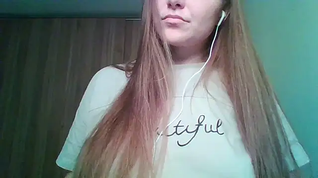 Snapshot of Evasapples chatting on 05/11/26, 04:04 Evasapples online show from 05/11/26, 04:04