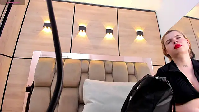 Snapshot of dorothy_vegga chatting on 11/08/25, 04:01 dorothy vegga online show from 11/08/25, 04:01