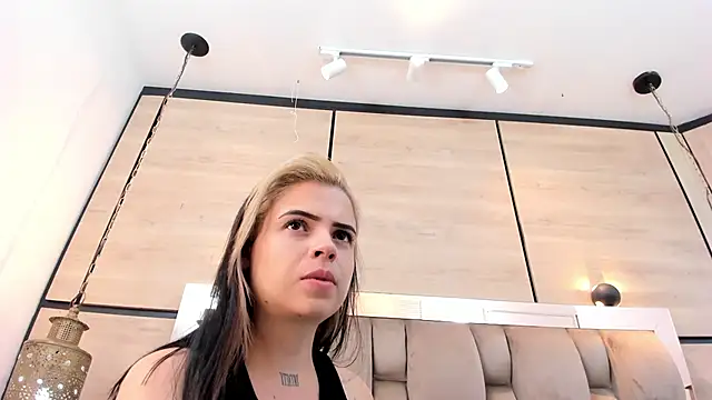 dorothy vegga online show from 03/23/26, 03:43