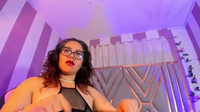 Snapshot of maria_paulac chatting on 03/19/25, 08:01 maria paulac online show from 03/19/25, 08:01