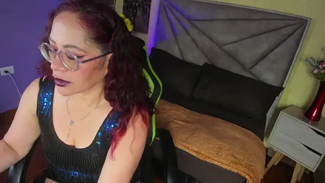 Snapshot of maria_paulac chatting on 09/09/25, 05:07 maria paulac online show from 09/09/25, 05:07