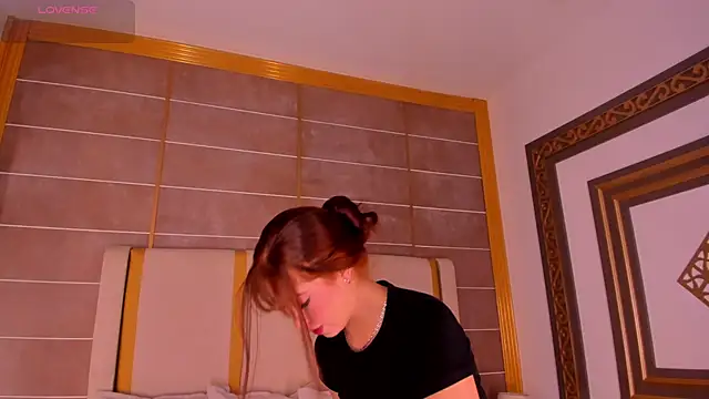 Snapshot of AbigailCarter chatting on 10/28/25, 11:40 AbigailCarter online show from 10/28/25, 11:40