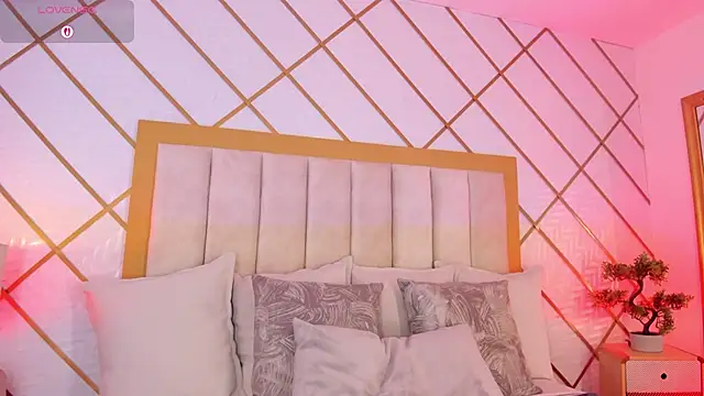 Snapshot of AbigailCarter chatting on 11/03/25, 12:57 AbigailCarter online show from 11/03/25, 12:57