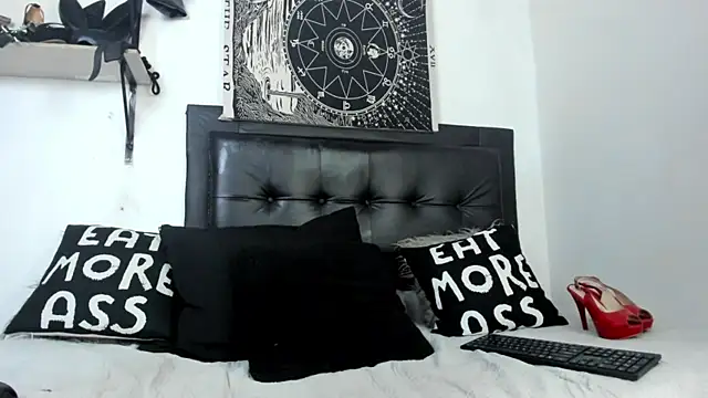 remyflux666 online show from 12/27/24, 11:21