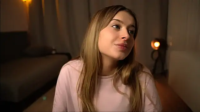 elisa moon online show from 12/21/24, 05:07