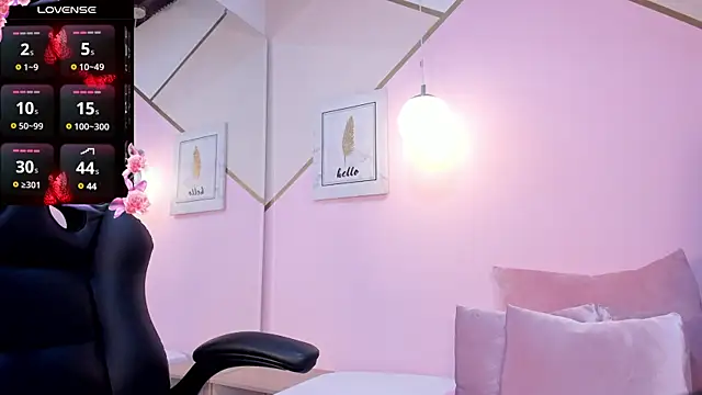 Snapshot of emma_carterr1 chatting on 03/14/25, 10:05 emma carterr1 online show from 03/14/25, 10:05