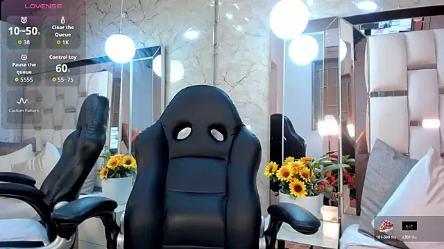 Snapshot of emma_carterr1 chatting on 11/07/25, 12:27 emma carterr1 online show from 11/07/25, 12:27