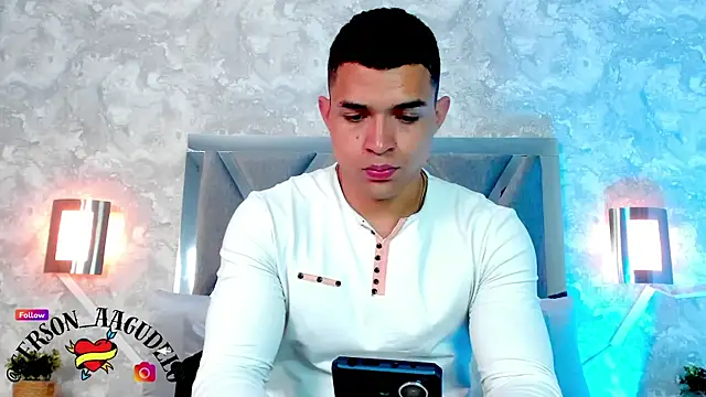 Snapshot of gerson_zt chatting on 02/10/25, 03:03 gerson zt online show from 02/10/25, 03:03