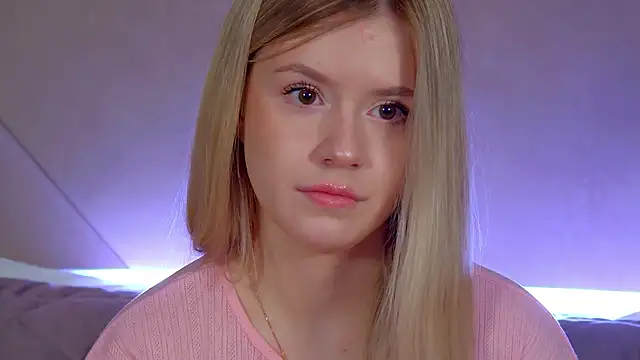 MilanaBalmain online show from 02/03/26, 04:43