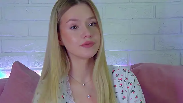 MilanaBalmain online show from 02/10/26, 04:49