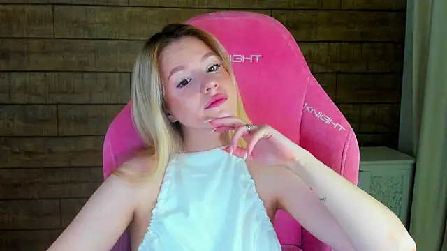 MilanaBalmain online show from 03/02/26, 05:08