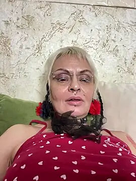 Gardener of Illusions online show from 03/11/25, 01:56