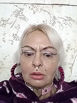 Gardener of Illusions online show from 11/06/25, 03:29