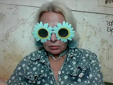 Snapshot of Gardener_of_Illusions chatting on 05/30/26, 03:58 Gardener of Illusions online show from 05/30/26, 03:58