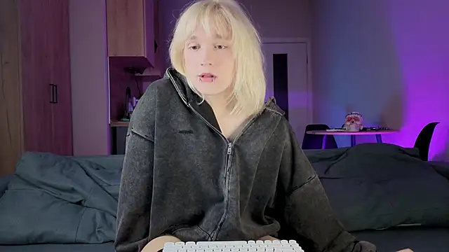 Gregory Byyrd online show from 10/17/25, 09:06