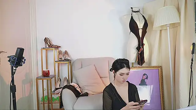 siji kiki online show from 12/27/24, 01:07