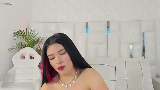 im nika  online show from 10/25/25, 02:02