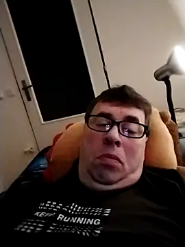 Snapshot of Lisak951 chatting on 12/16/24, 06:21 Lisak951 online show from 12/16/24, 06:21