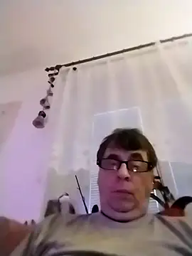 Snapshot of Lisak951 chatting on 01/13/26, 03:28 Lisak951 online show from 01/13/26, 03:28