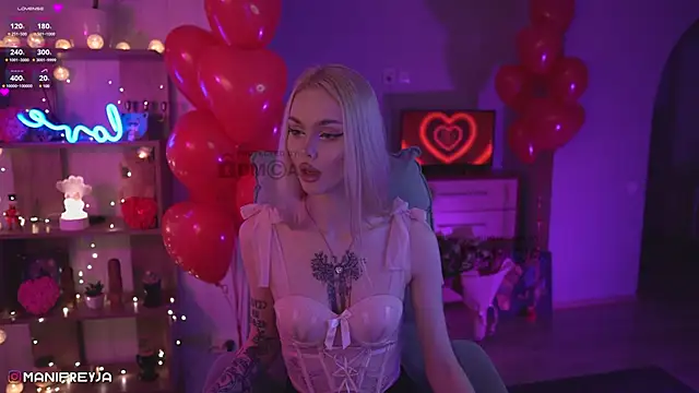 ManiFreyja online show from 02/14/25, 07:54