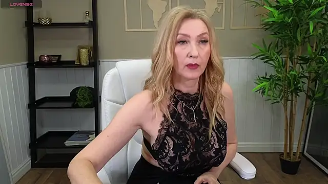 Snapshot of LadyLeea chatting on 01/22/25, 09:02 LadyLeea online show from 01/22/25, 09:02