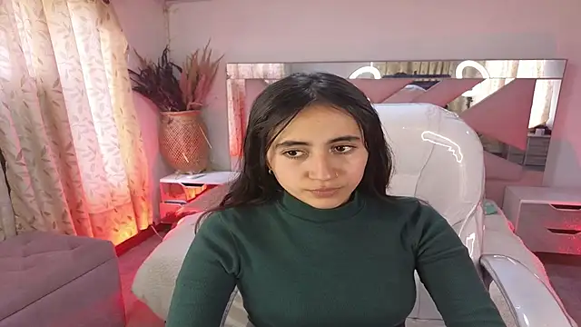 Mia Fischer online show from 12/15/25, 07:29