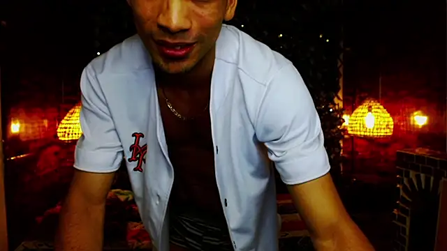 Snapshot of SonicJ25 chatting on 01/11/25, 04:06 SonicJ25 online show from 01/11/25, 04:06