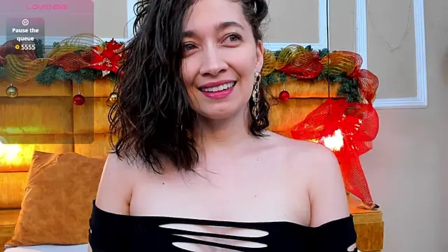 Snapshot of adarussell chatting on 01/03/25, 01:14 adarussell online show from 01/03/25, 01:14