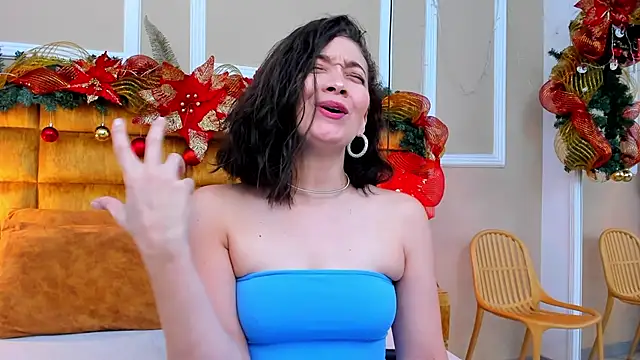 Snapshot of adarussell chatting on 01/04/25, 01:10 adarussell online show from 01/04/25, 01:10