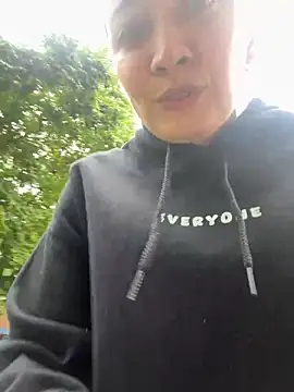 Snapshot of adarussell chatting on 02/11/25, 04:56 adarussell online show from 02/11/25, 04:56