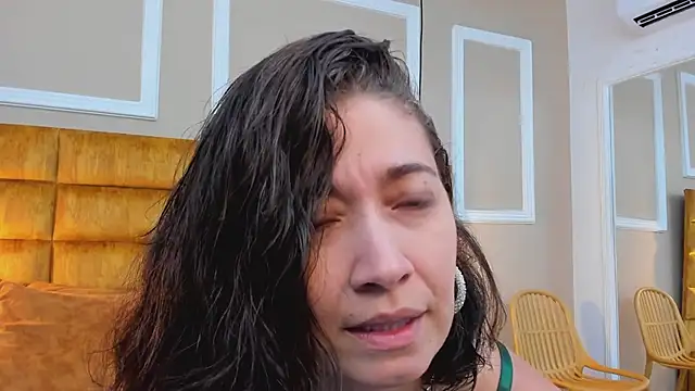 Snapshot of adarussell chatting on 03/17/25, 01:08 adarussell online show from 03/17/25, 01:08