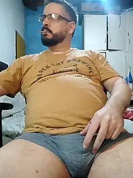 Snapshot of MrBig_2024 chatting on 09/15/25, 05:24 MrBig 2024 online show from 09/15/25, 05:24