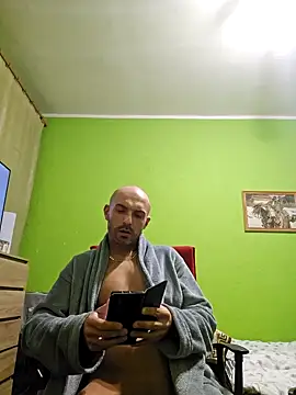 Snapshot of STANISLAW621162 chatting on 02/16/25, 01:36 STANISLAW621162 online show from 02/16/25, 01:36