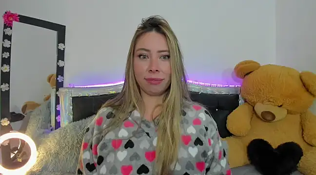 JanneKim online show from 03/07/25, 05:38