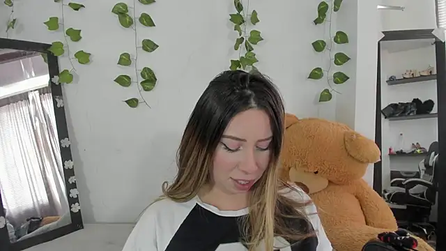 JanneKim online show from 10/16/25, 08:10