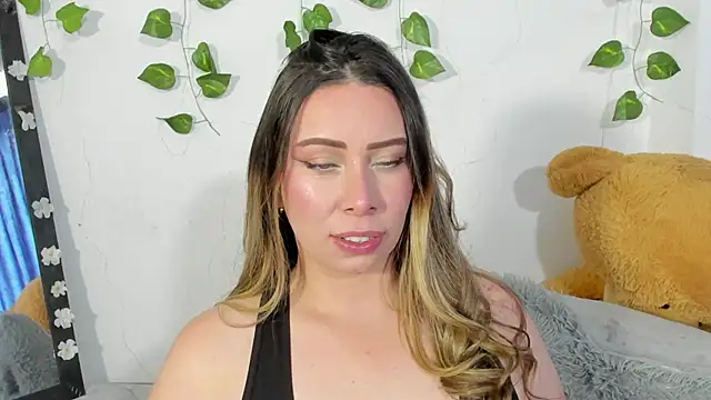 JanneKim online show from 11/12/25, 02:39