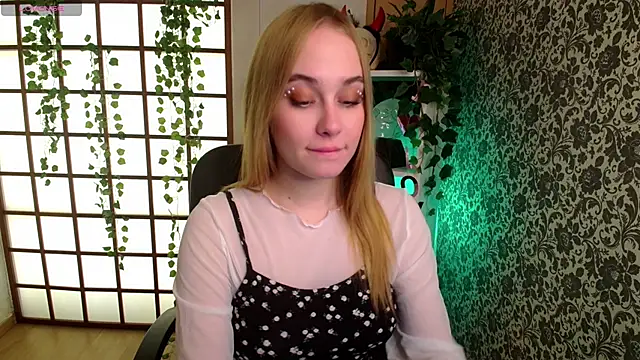 LianaBright online show from 12/11/24, 02:30