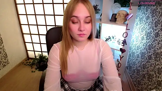 LianaBright online show from 12/25/24, 02:25